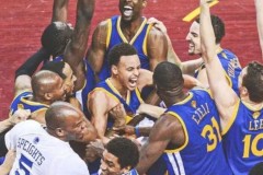 字母哥290万续约雄鹿，忠诚回归战力升级