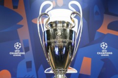 英超巨星凯恩转会拜仁：热刺球迷期盼与情感交织