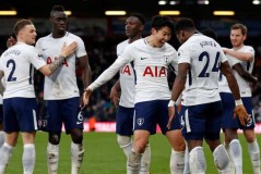 迪亚斯比肩三大传奇，凯恩独造3球，拜仁5-0汉堡，霸气宣战切尔西